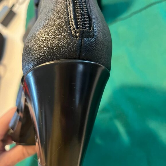 EuroSoft Viviana Women's black open-toe sandal.  6.5  Faux leather - Picture 5 of 5